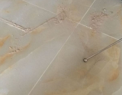 新荣瓷砖空鼓维修公司分享粘合剂选择不当在瓷砖铺贴过程中可能导致以下问题
