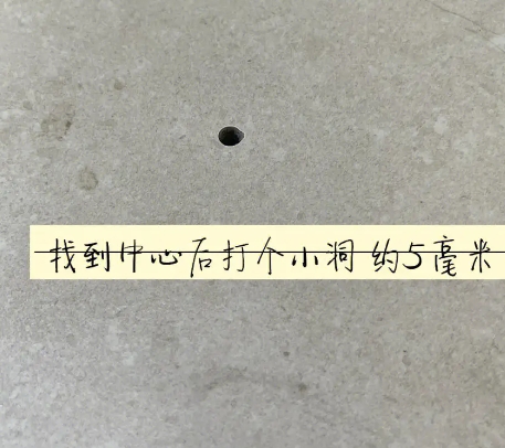 新荣瓷砖空鼓维修公司专业解答在瓷砖铺贴过程中，如果砂料搅拌不均匀，将会带来以下问题
